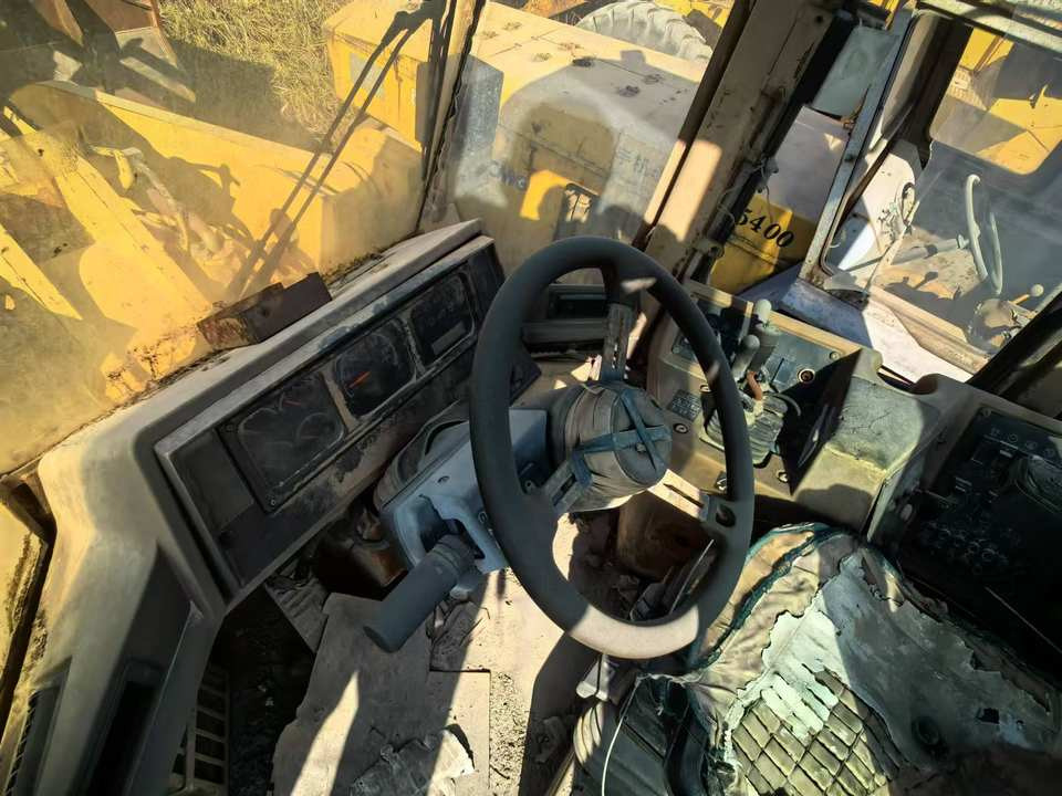 Used Front Wheel Loader CAT 966F With Good Price From Wheel Loaders Caterpillar Machinery Cat 966F Loaders - Cargadora de ruedas: foto 4 Used Front Wheel Loader CAT 966F With Good Price From Wheel Loaders Caterpillar Machinery Cat 966F Loaders - Cargadora de ruedas: foto 4