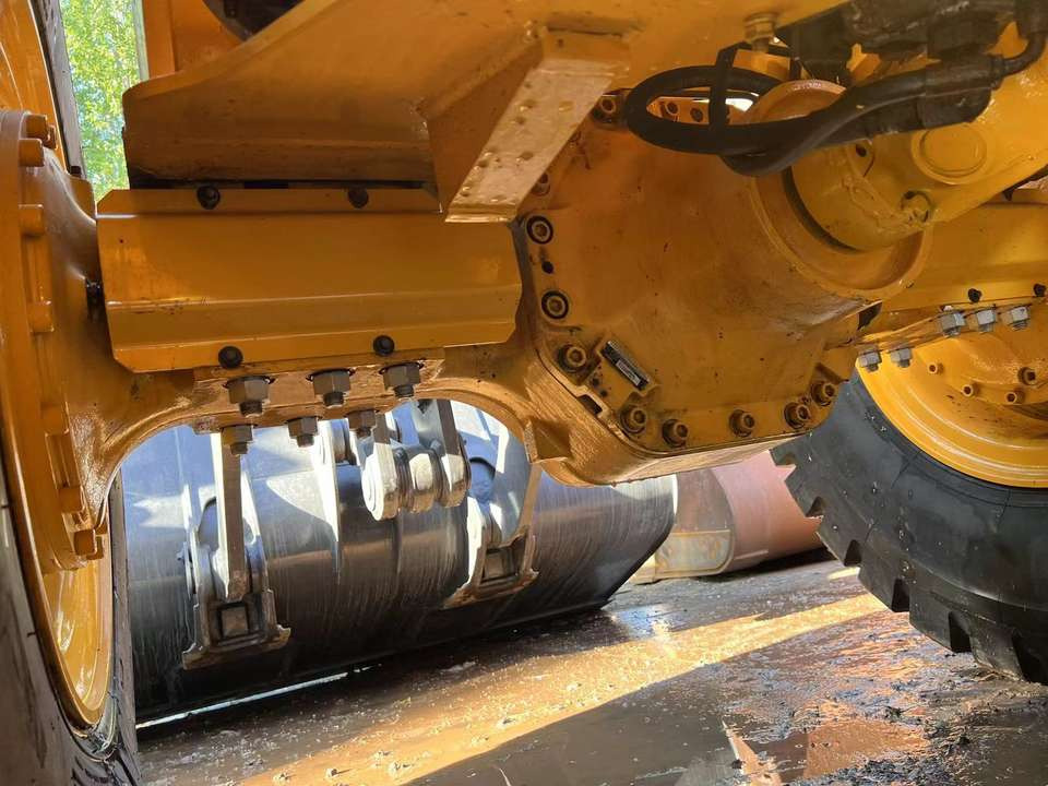 Used Volvo L120GZ 6 Ton Capacity Wheel Loader Available for Sale - Cargadora de ruedas: foto 3 Used Volvo L120GZ 6 Ton Capacity Wheel Loader Available for Sale - Cargadora de ruedas: foto 3