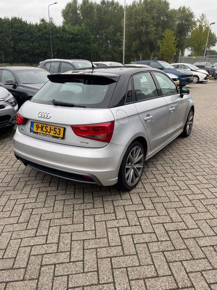 Audi A1 Sportback 1.2 TFSI Admired | 2013 | 216.082 km | 9KSJ53 | NAP: Logisch - Hatchback: foto 4 Audi A1 Sportback 1.2 TFSI Admired | 2013 | 216.082 km | 9KSJ53 | NAP: Logisch - Hatchback: foto 4
