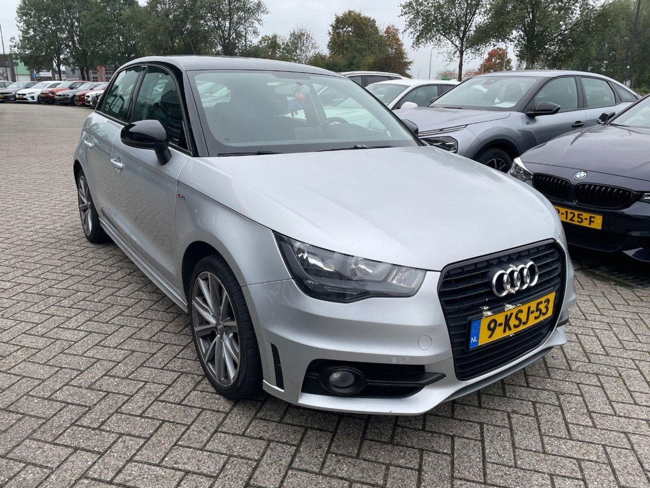 Audi A1 Sportback 1.2 TFSI Admired | 2013 | 216.082 km | 9KSJ53 | NAP: Logisch - Hatchback: foto 2 Audi A1 Sportback 1.2 TFSI Admired | 2013 | 216.082 km | 9KSJ53 | NAP: Logisch - Hatchback: foto 2