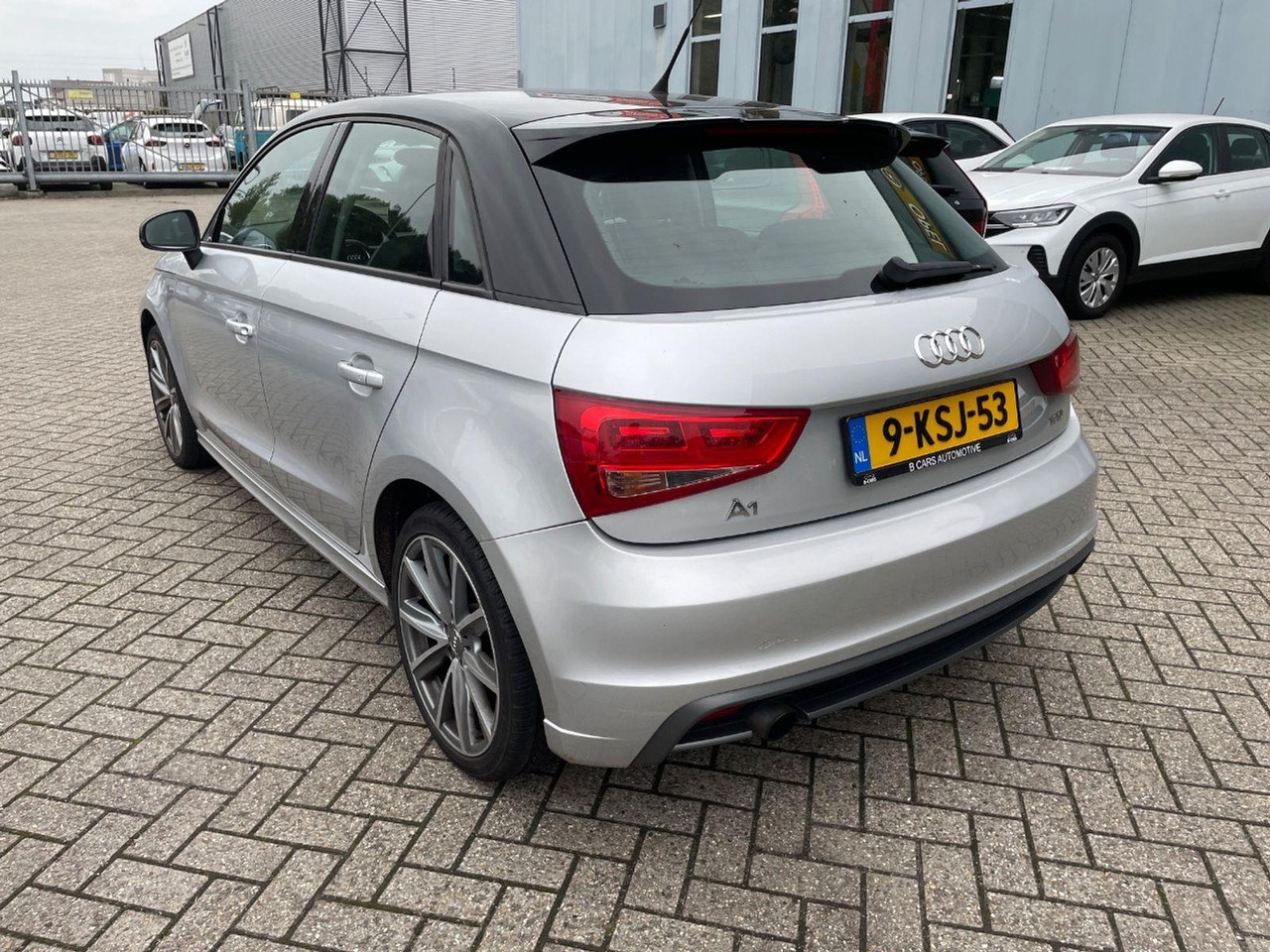 Audi A1 Sportback 1.2 TFSI Admired | 2013 | 216.082 km | 9KSJ53 | NAP: Logisch - Hatchback: foto 3 Audi A1 Sportback 1.2 TFSI Admired | 2013 | 216.082 km | 9KSJ53 | NAP: Logisch - Hatchback: foto 3