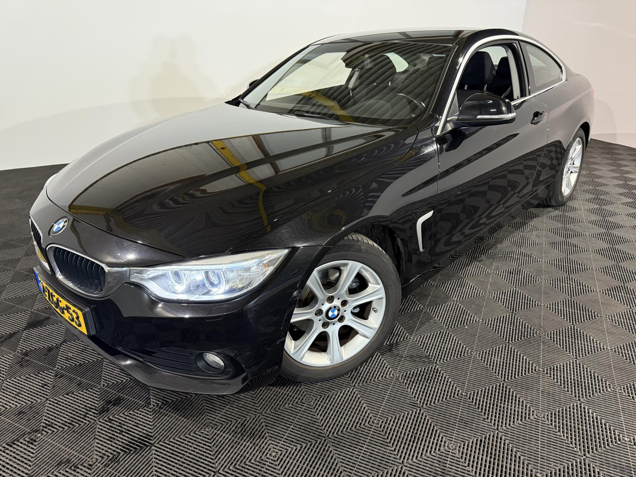 BMW | 4-serie Coupé | 420i Executive Automaat | 2015 | 213.401 km | 2ZGG53 | Logisch - Coche: foto 1 BMW | 4-serie Coupé | 420i Executive Automaat | 2015 | 213.401 km | 2ZGG53 | Logisch - Coche: foto 1
