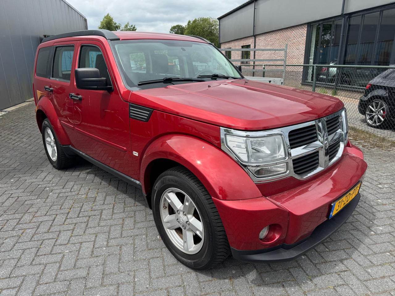 Dodge Nitro 3.7 V6 SXT | 2008 | 209.339 km | 31-ZD-PT - SUV/ Todoterreno: foto 5 Dodge Nitro 3.7 V6 SXT | 2008 | 209.339 km | 31-ZD-PT - SUV/ Todoterreno: foto 5