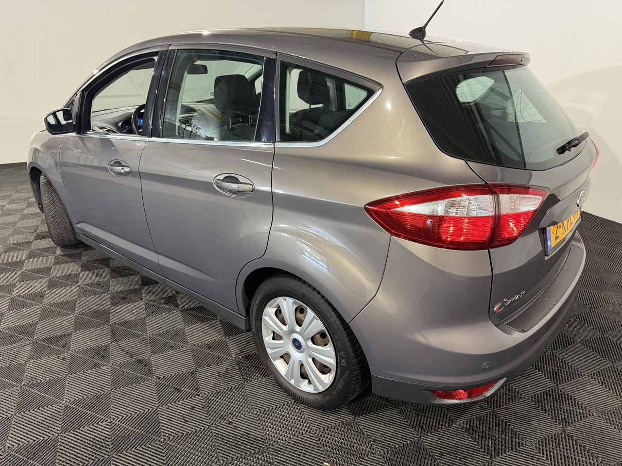 Ford | C-Max | 1.6 EcoBoost Titanium | 2013 | 162.252 km | 2KPL44 | Logisch - Coche: foto 4 Ford | C-Max | 1.6 EcoBoost Titanium | 2013 | 162.252 km | 2KPL44 | Logisch - Coche: foto 4