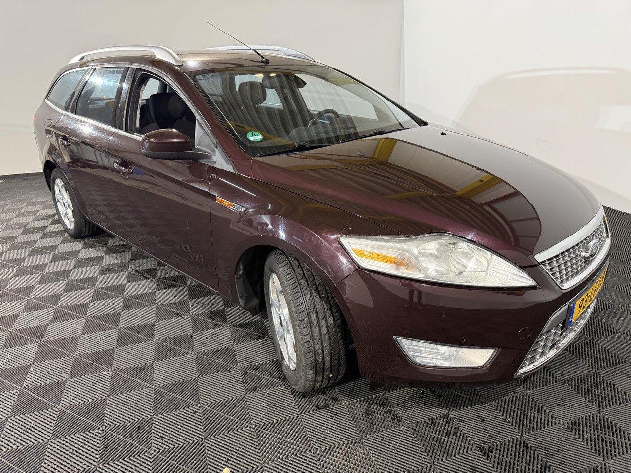 Ford | Mondeo Wagon | 2.0-16V Limited | 2010 | 193.300 km | 93LFJ8 | Logisch - Coche: foto 4 Ford | Mondeo Wagon | 2.0-16V Limited | 2010 | 193.300 km | 93LFJ8 | Logisch - Coche: foto 4