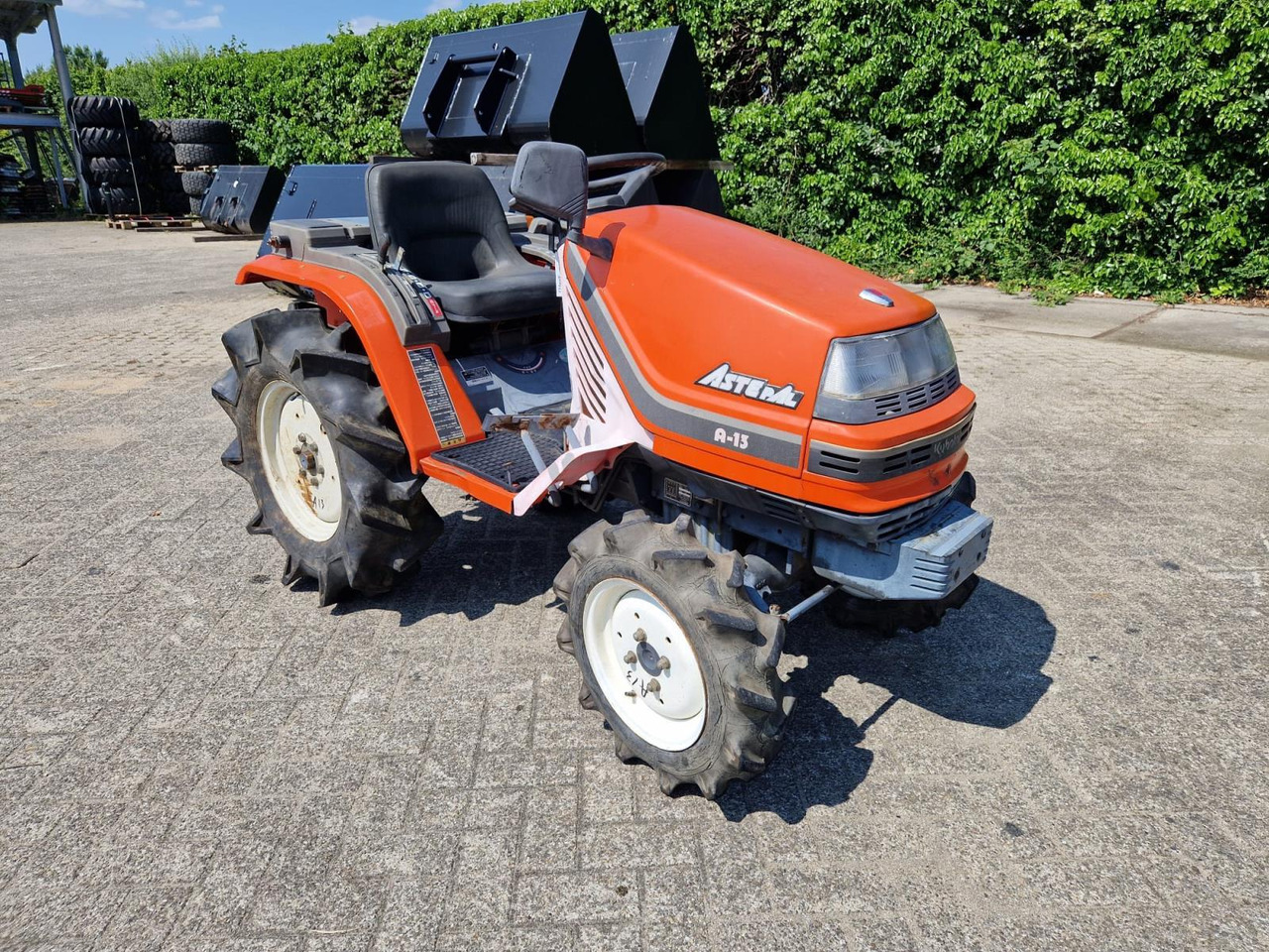 Kubota Aste A15 Minitractor - Tractor: foto 2 Kubota Aste A15 Minitractor - Tractor: foto 2