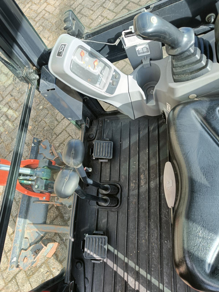 Kubota KX016-4 graver 2021 - Miniexcavadora: foto 2 Kubota KX016-4 graver 2021 - Miniexcavadora: foto 2