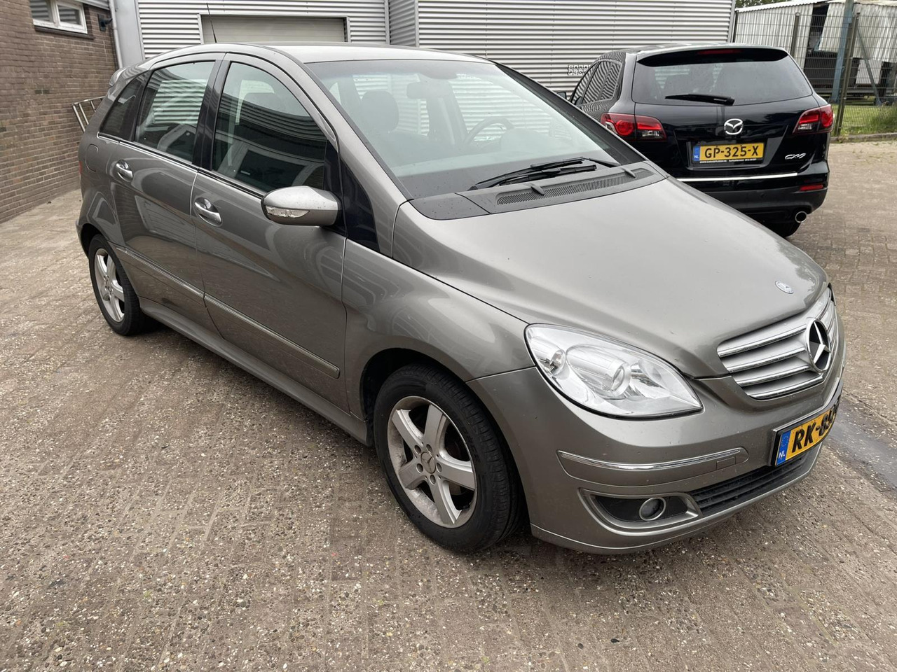 Mercedes-Benz B-Klasse 170 Business Class | 2005 | 217.372 km | RK-857-B - Coche: foto 5 Mercedes-Benz B-Klasse 170 Business Class | 2005 | 217.372 km | RK-857-B - Coche: foto 5