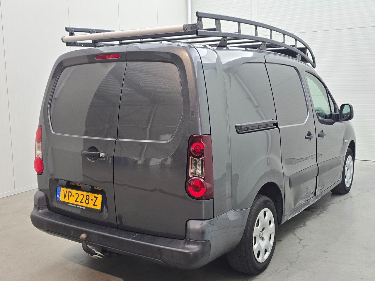 Peugeot Partner 122 1.6 HDi 90 L2 Première | 2015 | 169.353 km | VP228Z | NAP: Logisch - Otros: foto 4 Peugeot Partner 122 1.6 HDi 90 L2 Première | 2015 | 169.353 km | VP228Z | NAP: Logisch - Otros: foto 4