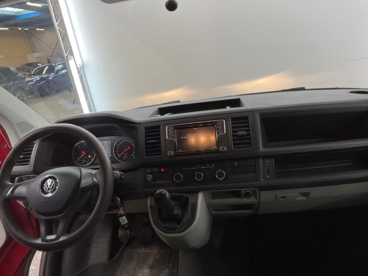 Volkswagen Transporter 2.0 TDI L1H1 Highline | 2019 | 151.061 km | VBJ56P | NAP: Logisch - Otros: foto 5 Volkswagen Transporter 2.0 TDI L1H1 Highline | 2019 | 151.061 km | VBJ56P | NAP: Logisch - Otros: foto 5