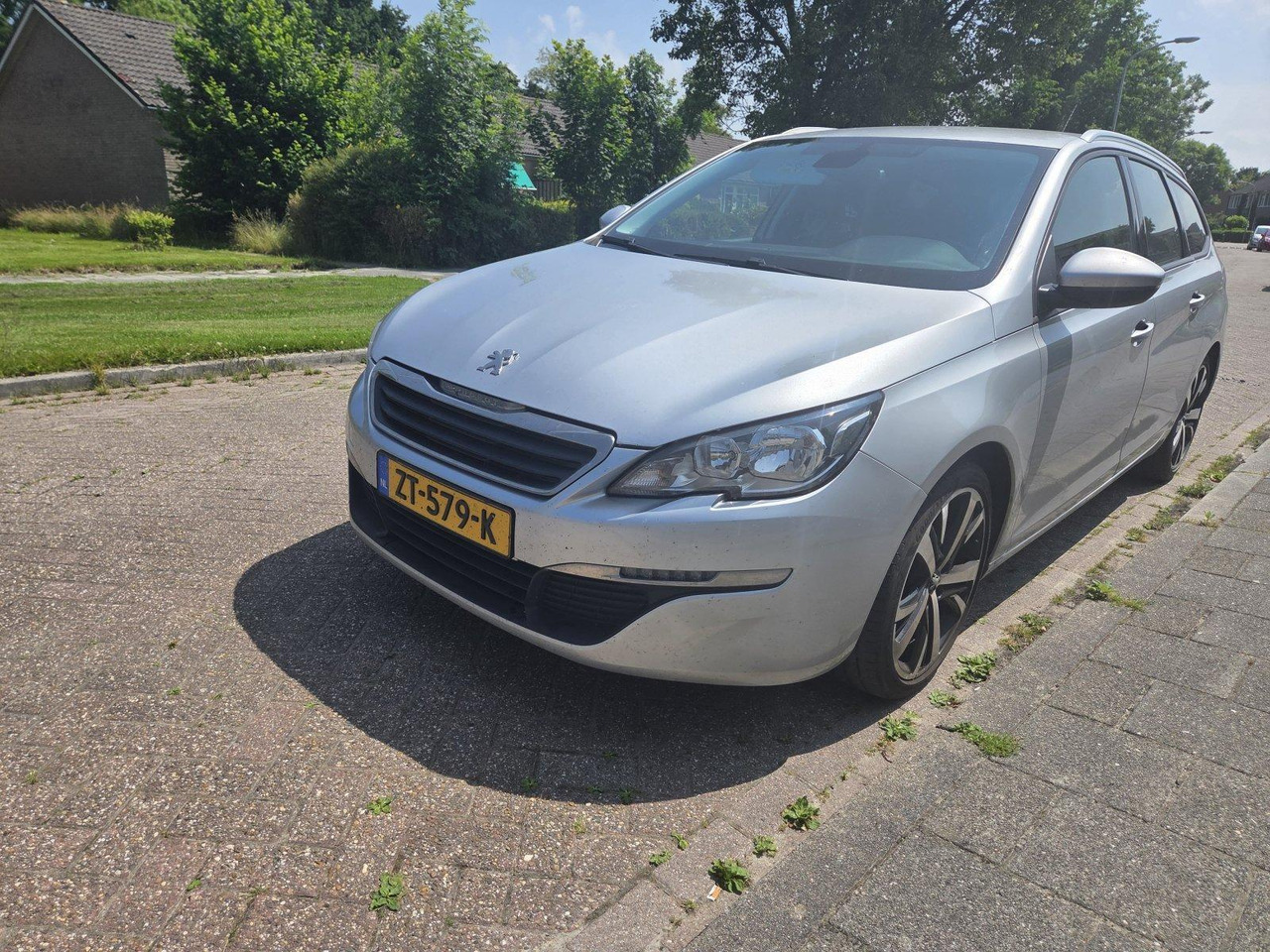 Peugeot 308 1.2 PureTech Allure ZT-579-K 236.408 - Coche: foto 1 Peugeot 308 1.2 PureTech Allure ZT-579-K 236.408 - Coche: foto 1