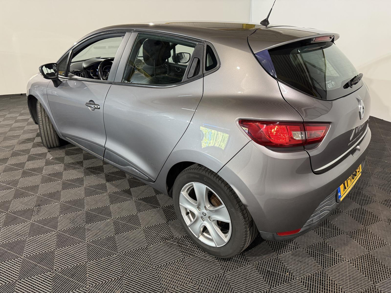 Renault | Clio | 0.9 TCe Dynamique | 2016 | 192.462 km | XT788J | Geen oordeel - Hatchback: foto 3 Renault | Clio | 0.9 TCe Dynamique | 2016 | 192.462 km | XT788J | Geen oordeel - Hatchback: foto 3