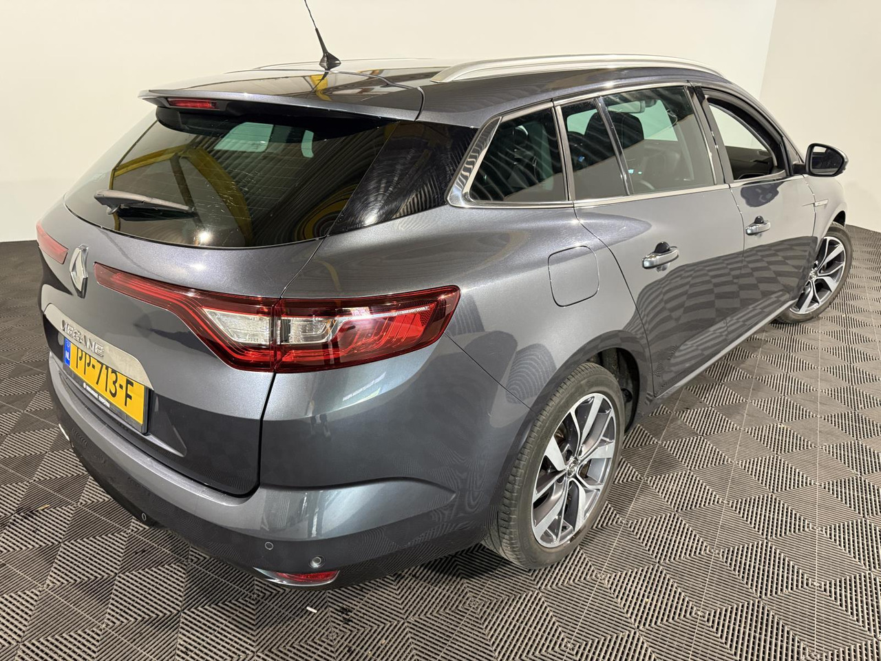 Renault | Mégane Estate | 1.2 TCe Bose | 2017 | 197.462 km | PP713F | Logisch - Coche: foto 2 Renault | Mégane Estate | 1.2 TCe Bose | 2017 | 197.462 km | PP713F | Logisch - Coche: foto 2
