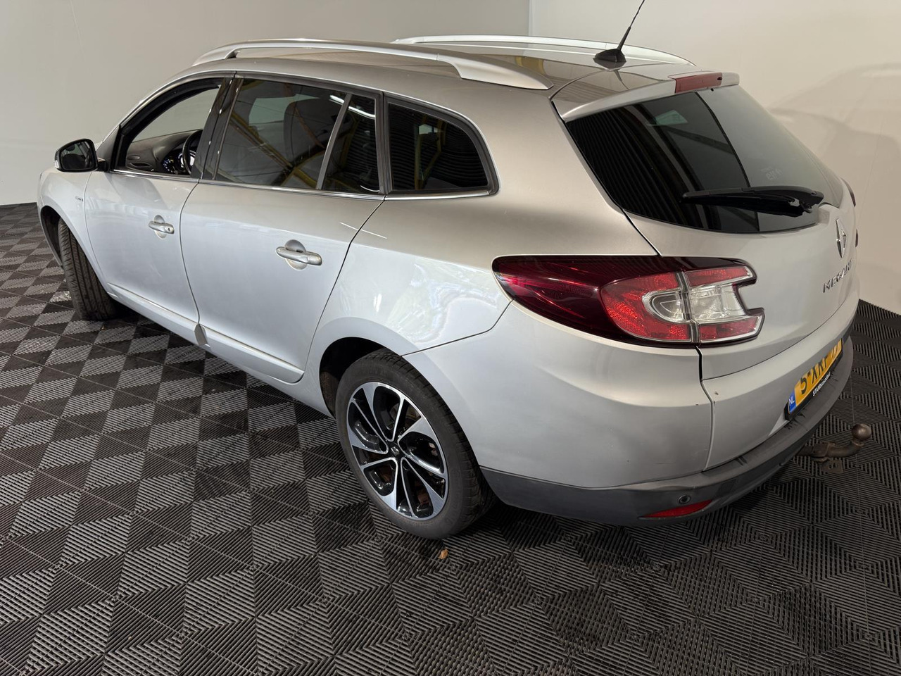 Renault Mégane Estate 1.2 TCe Bose 5-XRF-97 185.127 km 2014 - Coche: foto 3 Renault Mégane Estate 1.2 TCe Bose 5-XRF-97 185.127 km 2014 - Coche: foto 3
