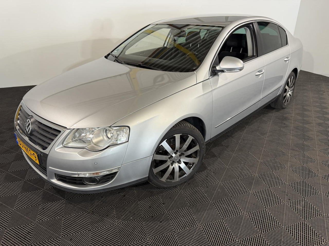 Volkswagen Passat 1.8 TFSI Comfortline 80-HKF-9 199.375 km - Coche: foto 1 Volkswagen Passat 1.8 TFSI Comfortline 80-HKF-9 199.375 km - Coche: foto 1