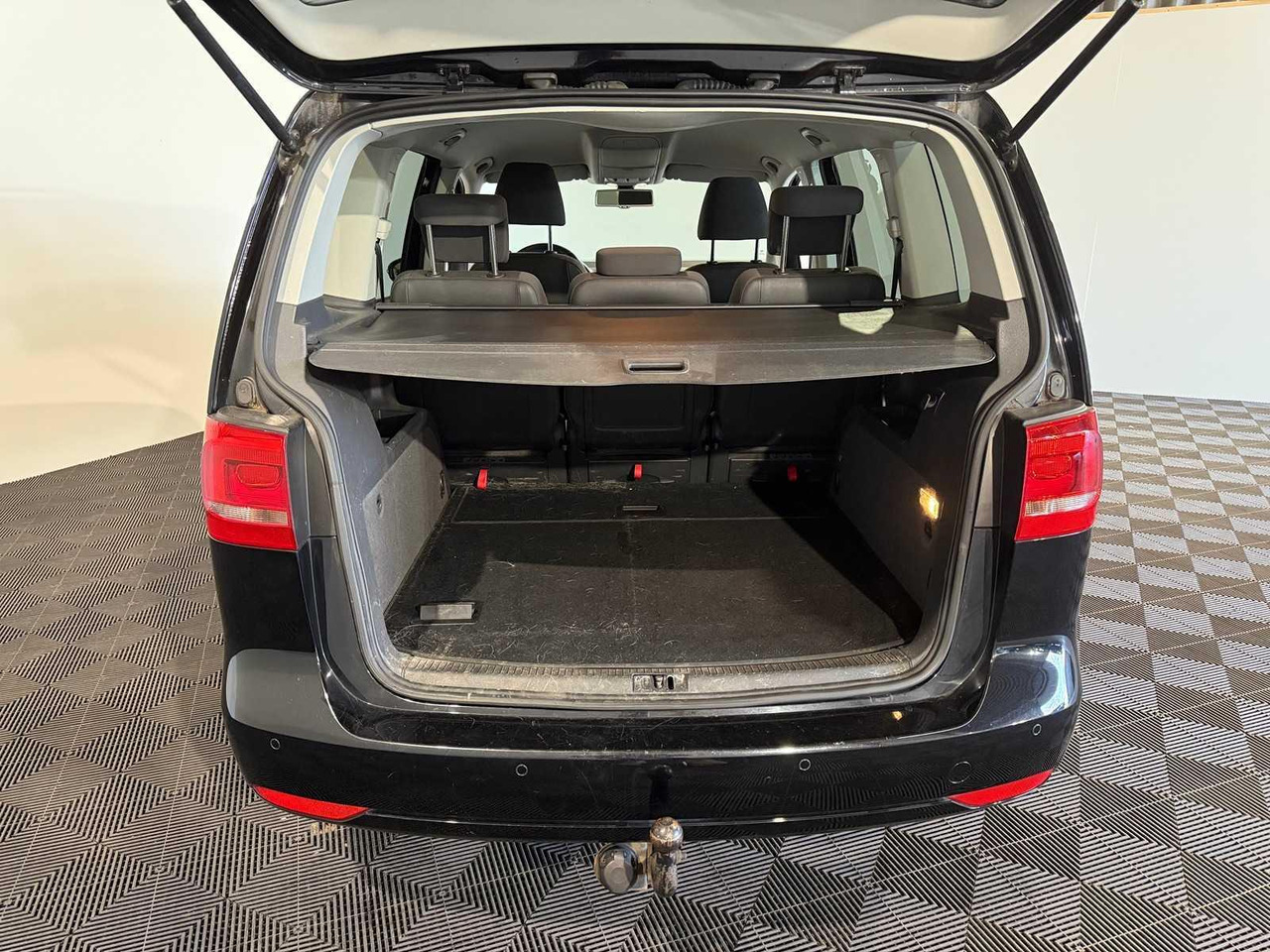 Volkswagen Touran 1.2 TSI Highline BlueMotion 16-TDR-1 249.487 km - Coche: foto 5 Volkswagen Touran 1.2 TSI Highline BlueMotion 16-TDR-1 249.487 km - Coche: foto 5