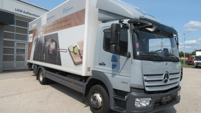 Mercedes-Benz 1224L Koffer LBW 2 to. Klima, neuer Tacho 4.1 - Camión caja cerrada: foto 3 Mercedes-Benz 1224L Koffer LBW 2 to. Klima, neuer Tacho 4.1 - Camión caja cerrada: foto 3
