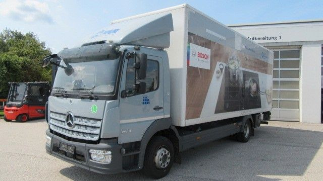 Mercedes-Benz 1224L Koffer LBW 2 to. Klima, neuer Tacho 4.1 - Camión caja cerrada: foto 1 Mercedes-Benz 1224L Koffer LBW 2 to. Klima, neuer Tacho 4.1 - Camión caja cerrada: foto 1