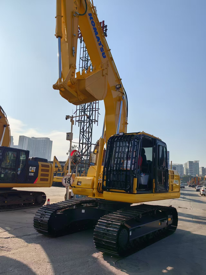 KOMATSU PC200-7 - Excavadora de cadenas: foto 2 KOMATSU PC200-7 - Excavadora de cadenas: foto 2