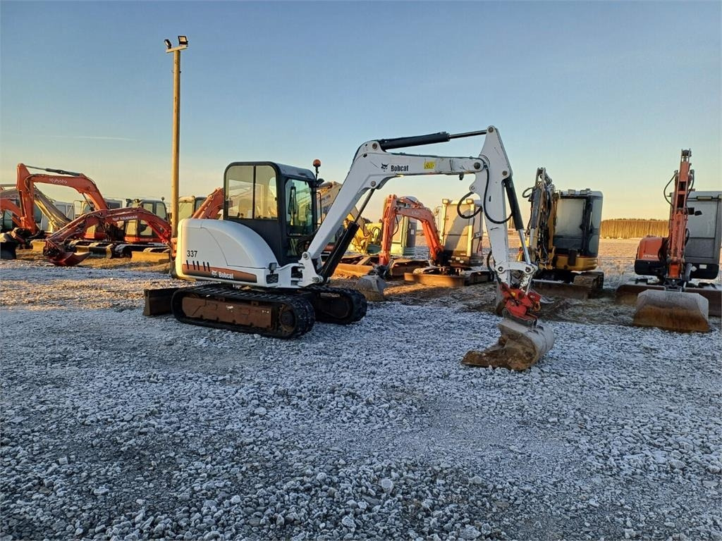 Bobcat 337D Kallistuvalla liittimellä - Miniexcavadora: foto 5 Bobcat 337D Kallistuvalla liittimellä - Miniexcavadora: foto 5