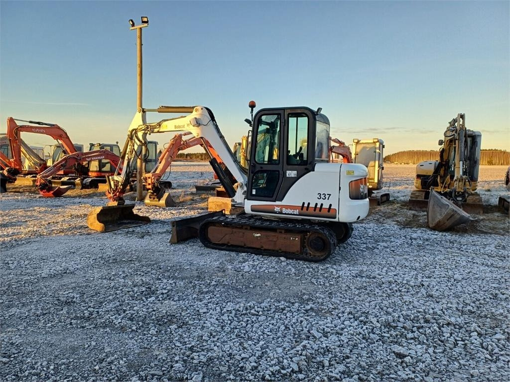 Bobcat 337D Kallistuvalla liittimellä - Miniexcavadora: foto 3 Bobcat 337D Kallistuvalla liittimellä - Miniexcavadora: foto 3