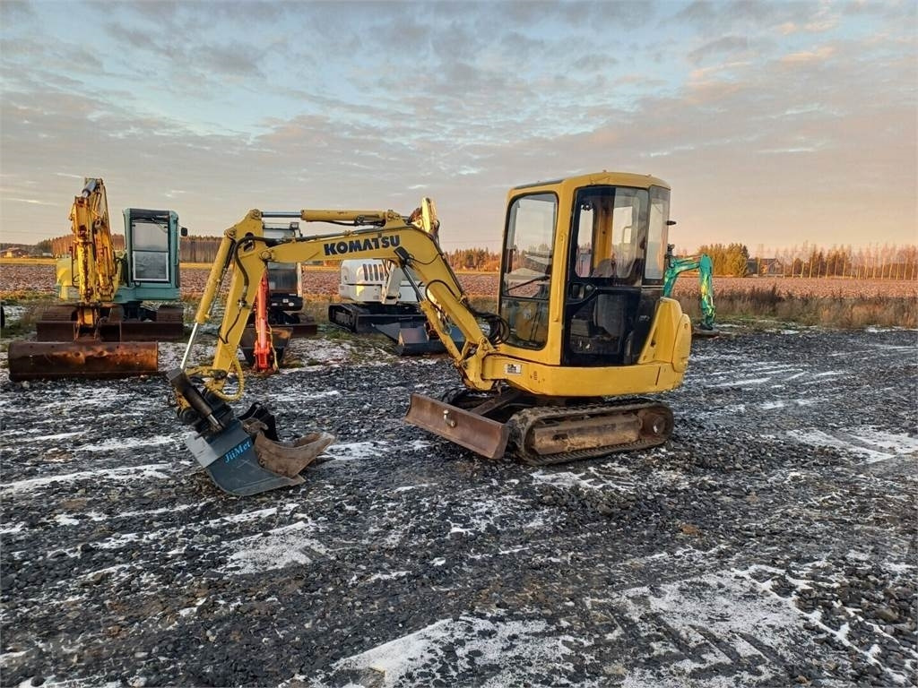Komatsu PC20R-8 Kallistuvalla liittimellä - Miniexcavadora: foto 1 Komatsu PC20R-8 Kallistuvalla liittimellä - Miniexcavadora: foto 1