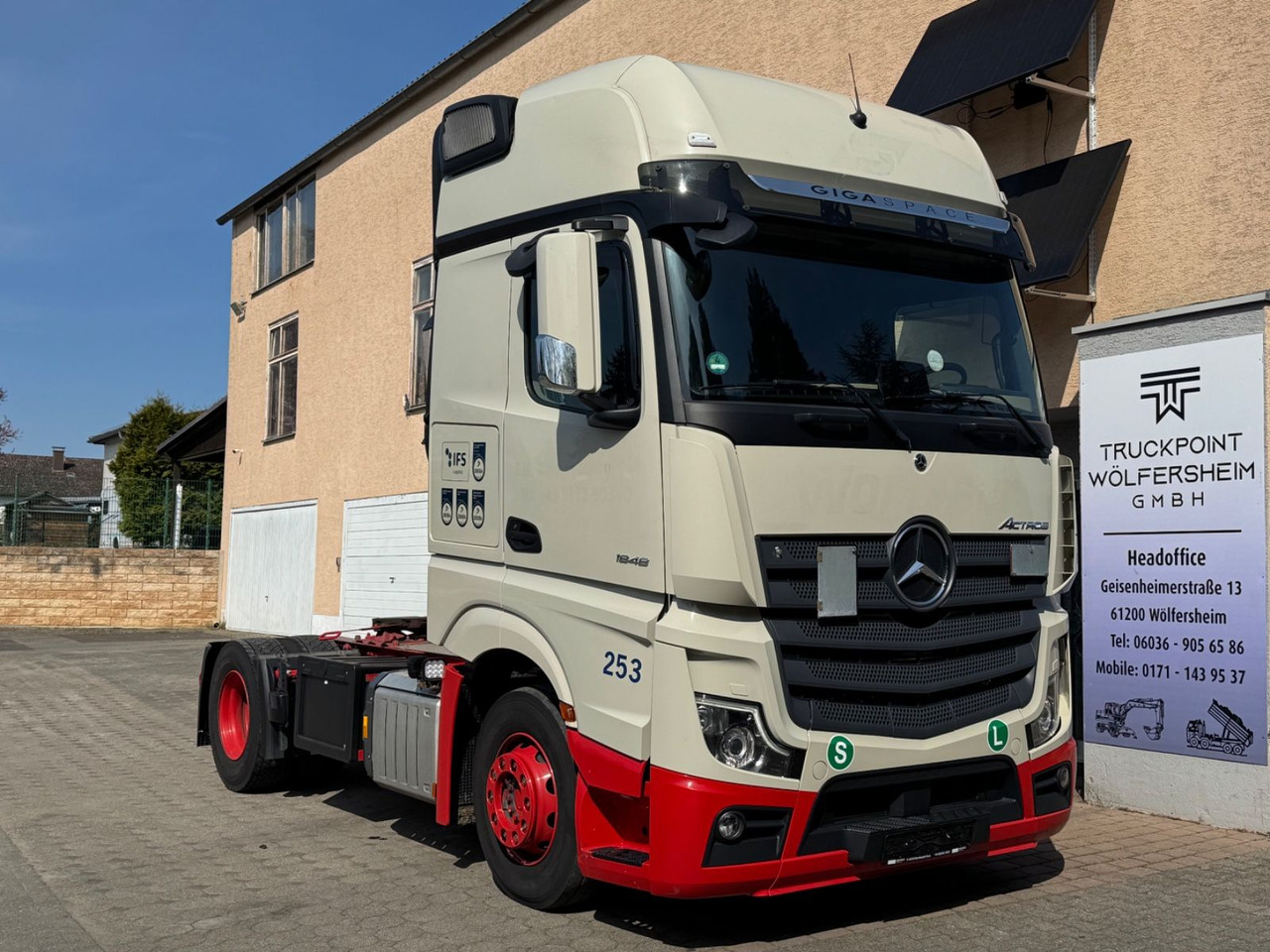 Mercedes-Benz Actros 1848/GIGA/Retarder/2xBett/2instock - Cabeza tractora: foto 1 Mercedes-Benz Actros 1848/GIGA/Retarder/2xBett/2instock - Cabeza tractora: foto 1