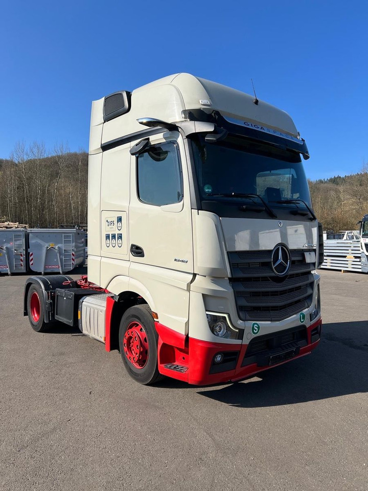 Mercedes-Benz Actros 1848 LS/GIGA/MirrorCam/Retarder/2instock - Cabeza tractora: foto 1 Mercedes-Benz Actros 1848 LS/GIGA/MirrorCam/Retarder/2instock - Cabeza tractora: foto 1