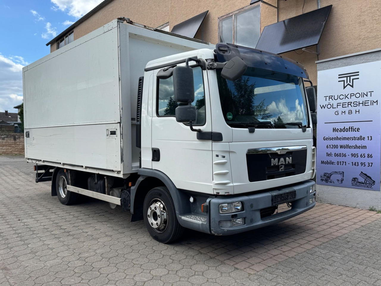 MAN TGL 8.180/2xAHK/Zertifikat/Schwenkwand - Transporte de bebidas camión: foto 1 MAN TGL 8.180/2xAHK/Zertifikat/Schwenkwand - Transporte de bebidas camión: foto 1