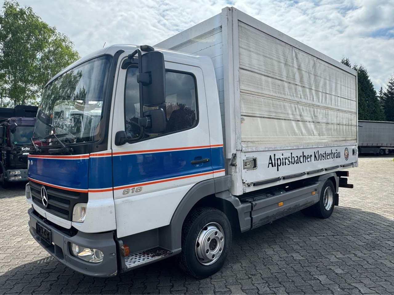 Mercedes-Benz Atego 818/Roll-Plane/Tüv-Neu/1xAHK-Maul/ - Transporte de bebidas camión: foto 2 Mercedes-Benz Atego 818/Roll-Plane/Tüv-Neu/1xAHK-Maul/ - Transporte de bebidas camión: foto 2