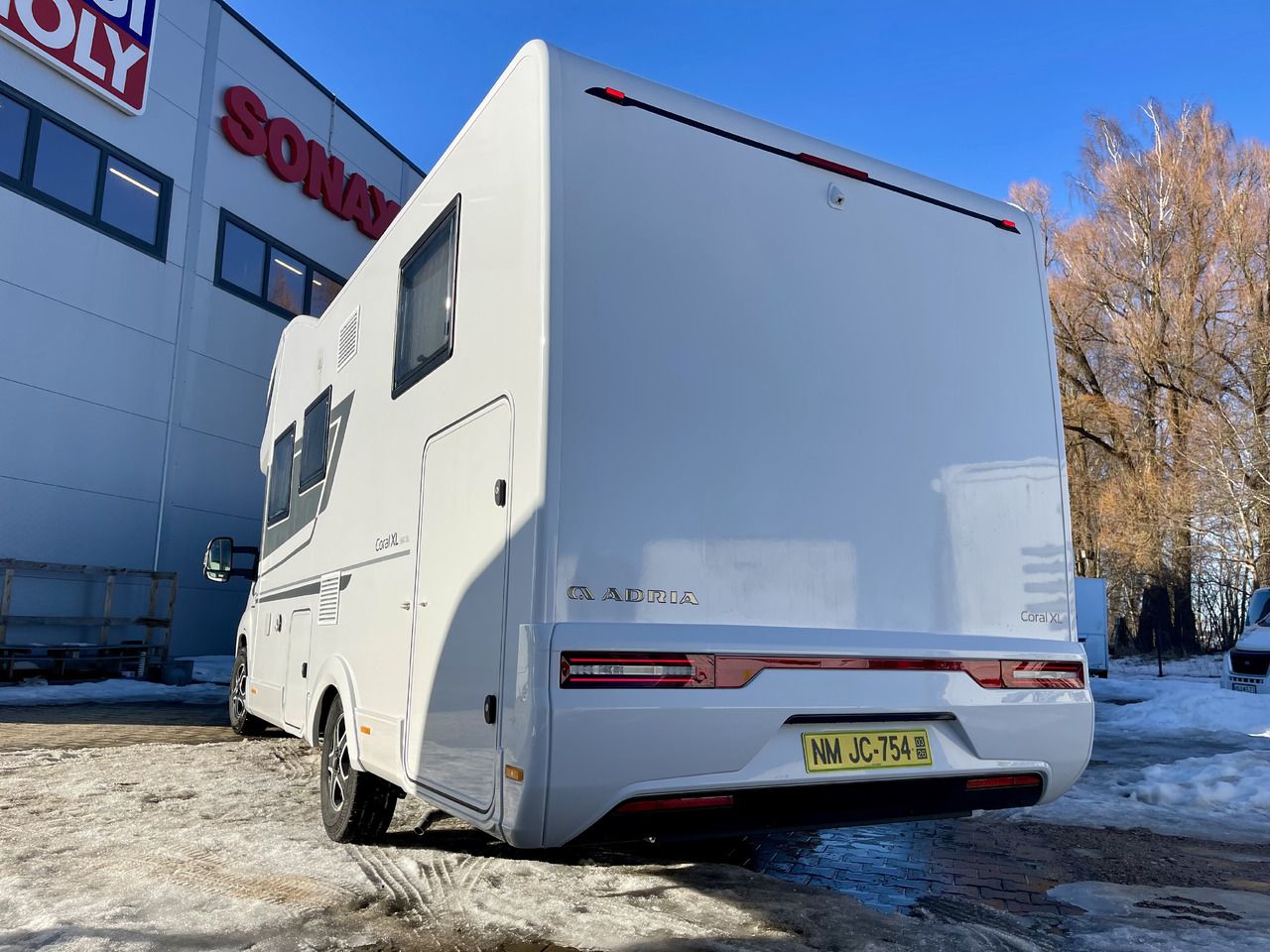 Adria Coral XL 660 SL - Autocaravana capuchina: foto 5 Adria Coral XL 660 SL - Autocaravana capuchina: foto 5