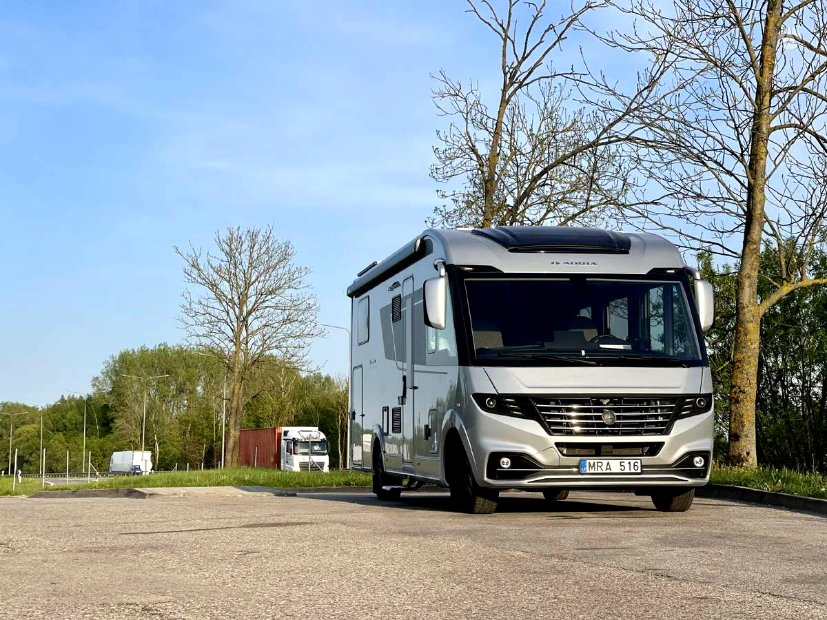 Adria Super Sonic 780 SL - Autocaravana integral: foto 1 Adria Super Sonic 780 SL - Autocaravana integral: foto 1