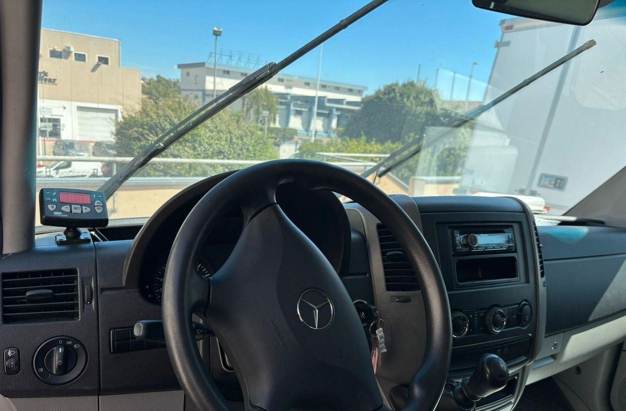 Leasing financiero de Mercedes-Benz Sprinter 416 CDI T 37/35 Furgone iso leasing Mercedes-Benz Sprinter 416 CDI T 37/35 Furgone iso: foto 6 Leasing financiero de Mercedes-Benz Sprinter 416 CDI T 37/35 Furgone iso leasing Mercedes-Benz Sprinter 416 CDI T 37/35 Furgone iso: foto 6