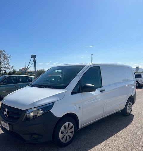 Mercedes-Benz VITO FURGONE 114 Traz Ant - Furgón: foto 4 Mercedes-Benz VITO FURGONE 114 Traz Ant - Furgón: foto 4