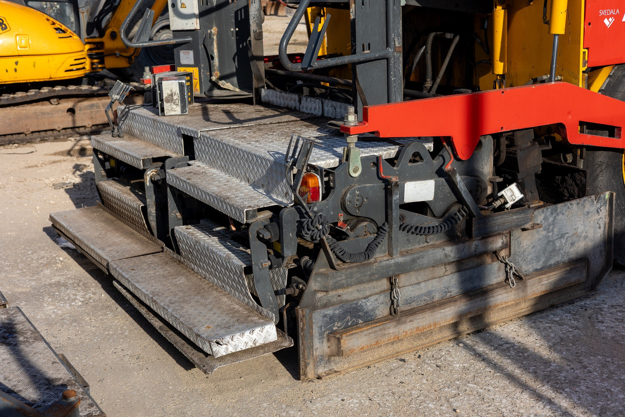 DYNAPAC F121-4W - Pavimentadora de asfalto: foto 5 DYNAPAC F121-4W - Pavimentadora de asfalto: foto 5