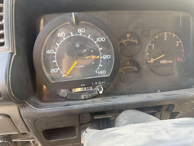 Isuzu 15.75 - Volquete furgoneta: foto 5 Isuzu 15.75 - Volquete furgoneta: foto 5