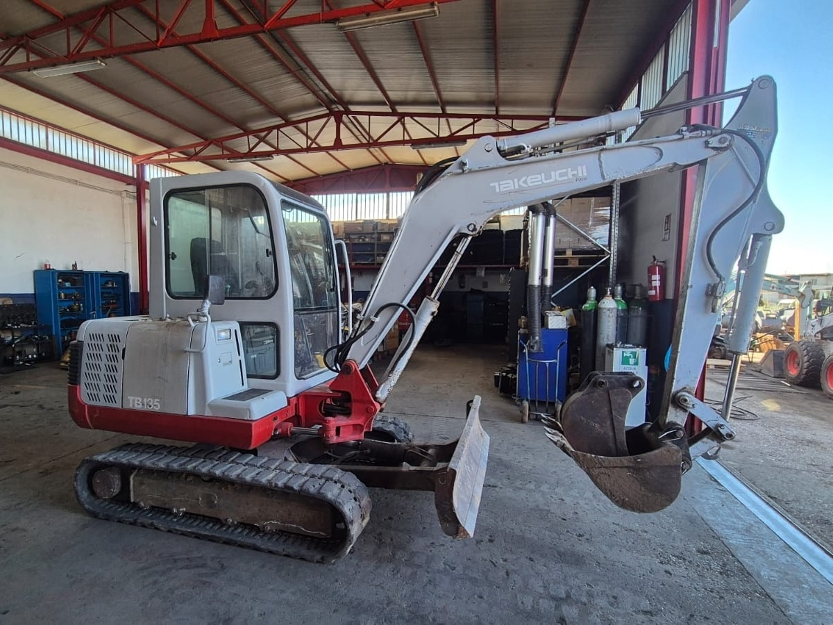 Miniexcavadora TAKEUCHI TB135: foto 1