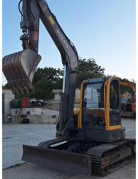 Volvo ECR88PLUS - Miniexcavadora: foto 2 Volvo ECR88PLUS - Miniexcavadora: foto 2