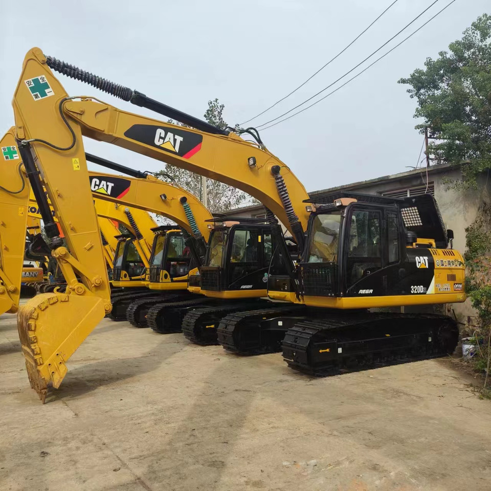 CATERPILLAR 320D2L - Excavadora de cadenas: foto 1 CATERPILLAR 320D2L - Excavadora de cadenas: foto 1