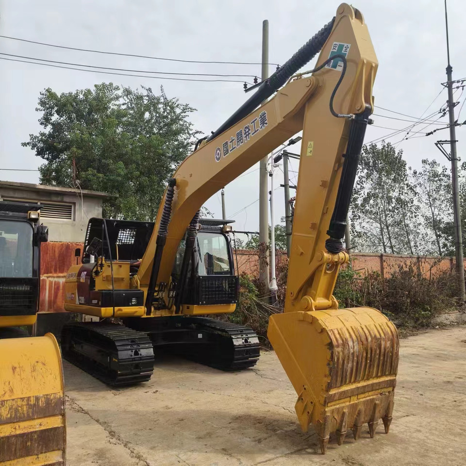 CATERPILLAR 320D2L - Excavadora de cadenas: foto 2 CATERPILLAR 320D2L - Excavadora de cadenas: foto 2