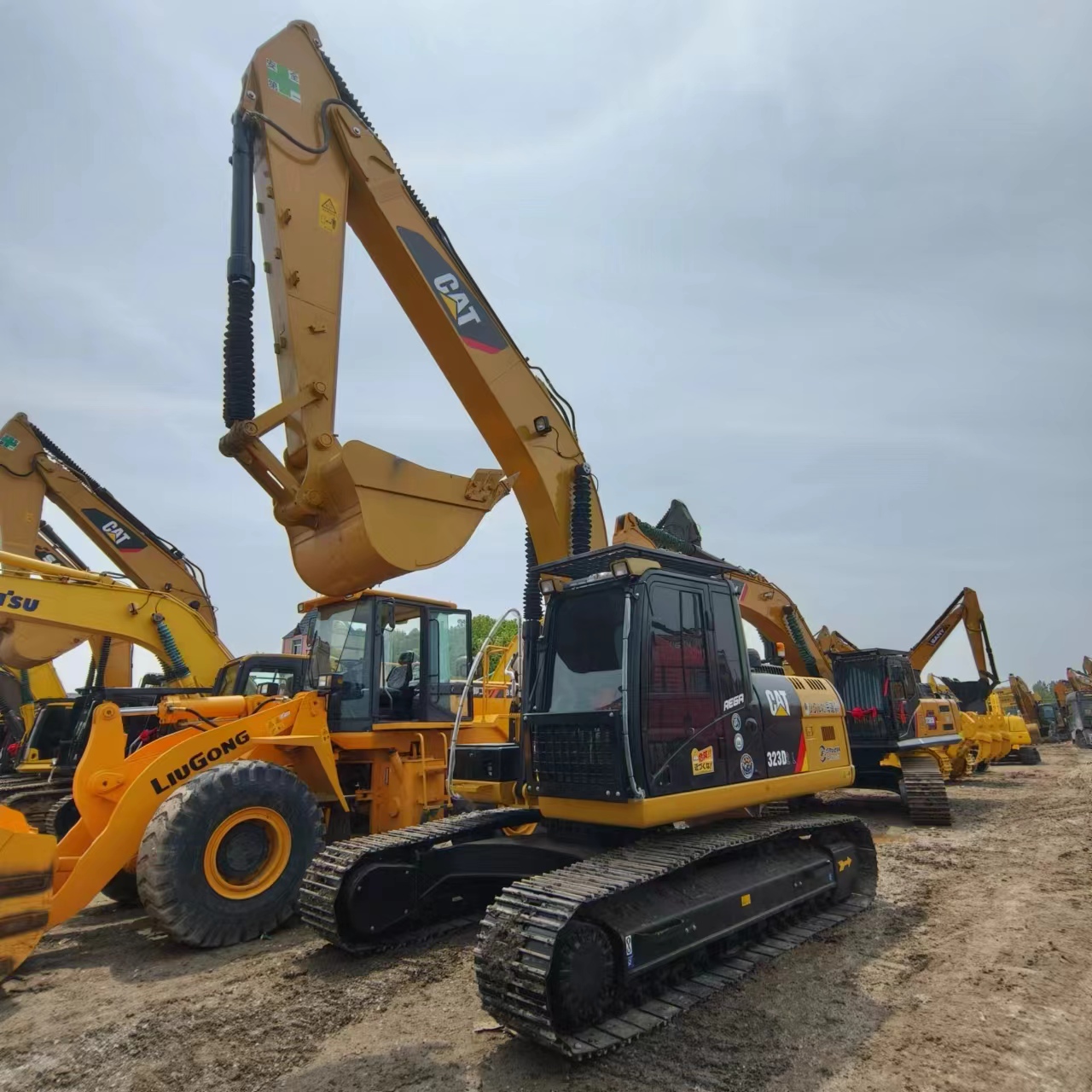 CATERPILLAR 323 - Excavadora de cadenas: foto 4 CATERPILLAR 323 - Excavadora de cadenas: foto 4