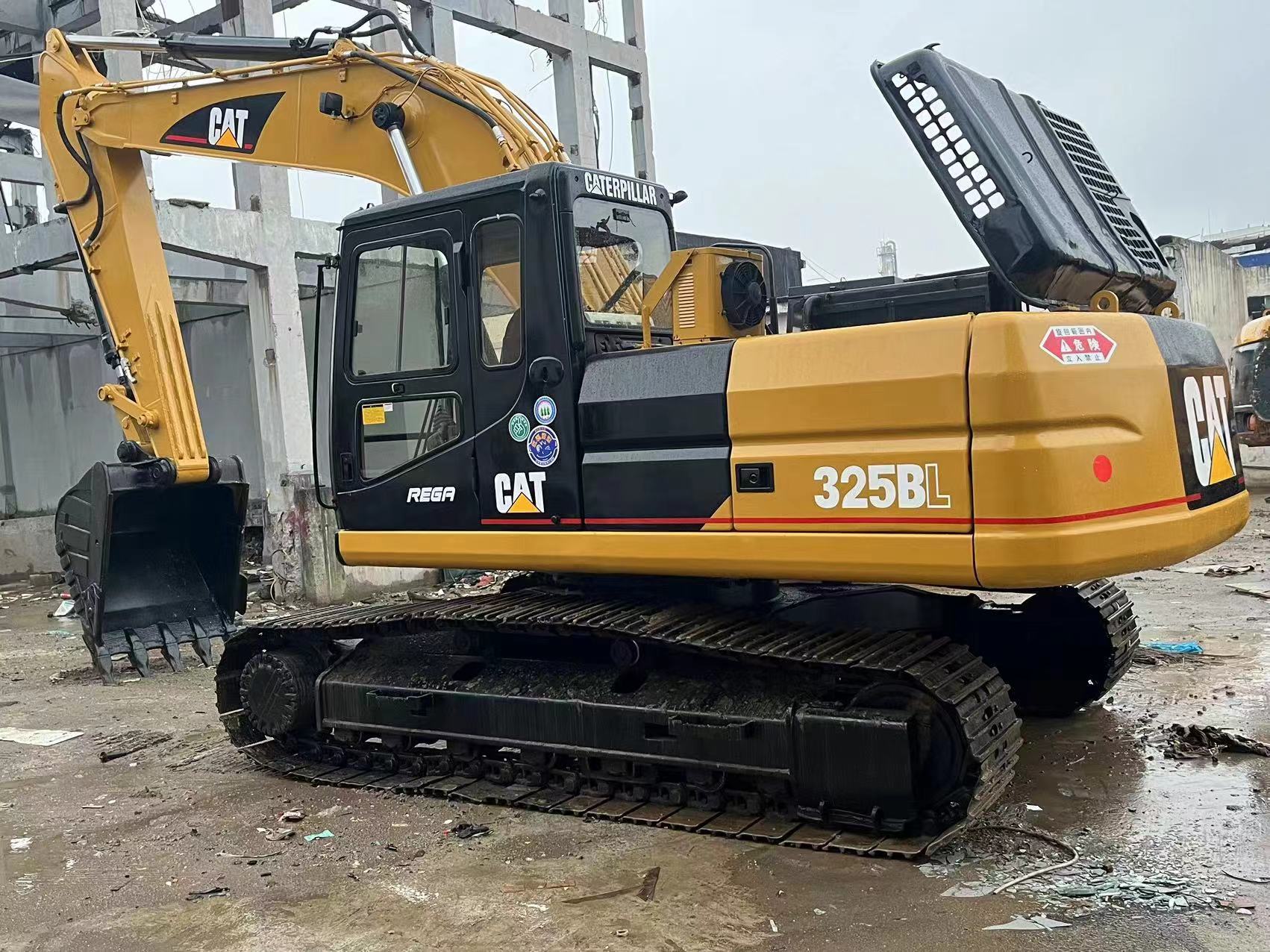 CATERPILLAR 325BL - Excavadora de cadenas: foto 1 CATERPILLAR 325BL - Excavadora de cadenas: foto 1