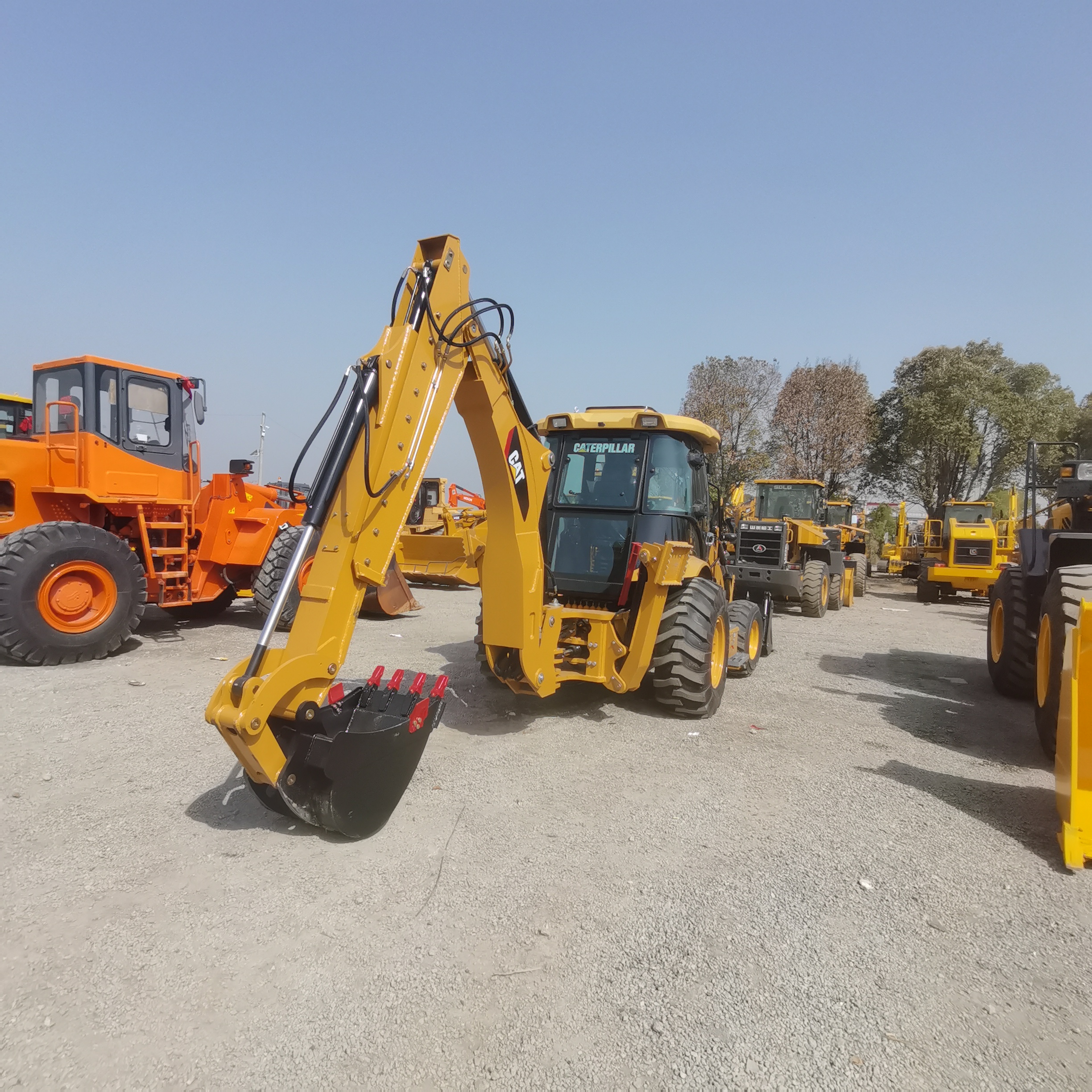 CATERPILLAR 420F - Retroexcavadora: foto 2 CATERPILLAR 420F - Retroexcavadora: foto 2