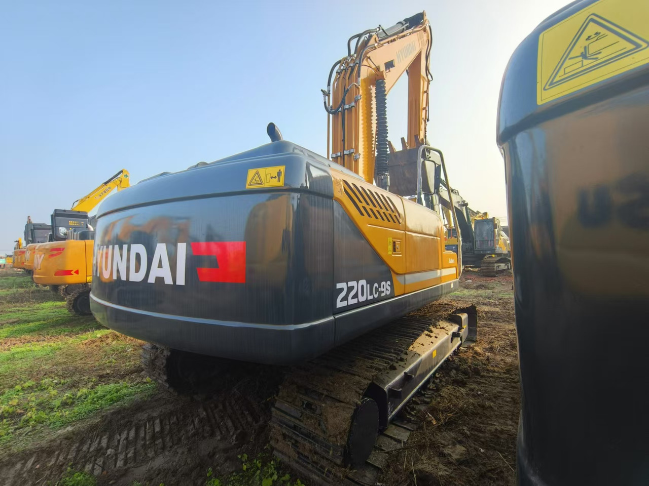 Excavadora de cadenas HYUNDAI ROBEX 220LC-9S: foto 7