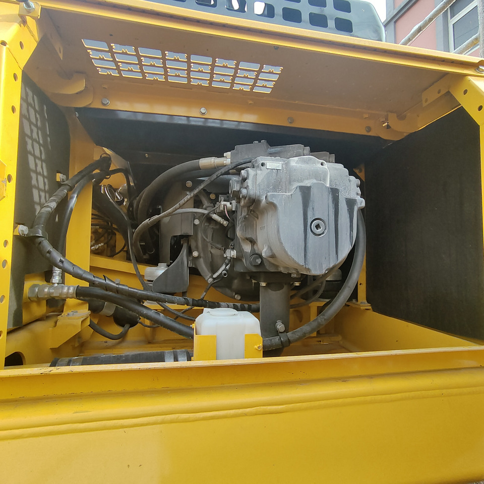Excavadora de cadenas KOMATSU PC450-8: foto 13