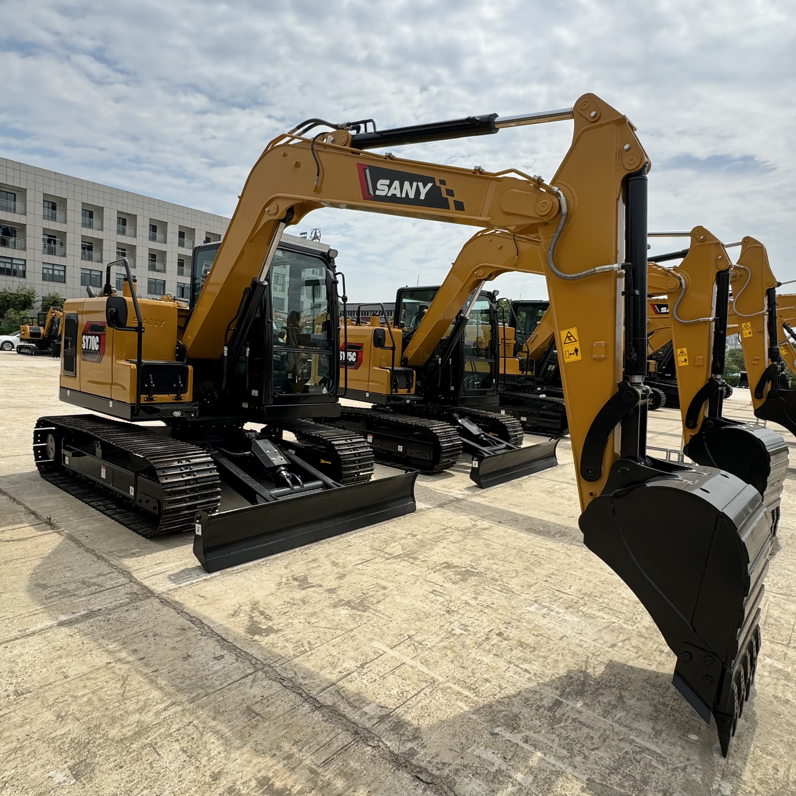 SANY SY70C - Excavadora de cadenas: foto 3 SANY SY70C - Excavadora de cadenas: foto 3