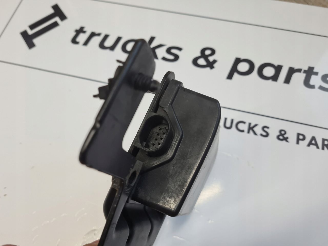 CONTINENTAL RADAR DISTRONIK MOCOWANIE RENAULT GAMA RANGE VOLVO FH FM 4 FH 16 FMX FL FE - Sensor para Camión: foto 4 CONTINENTAL RADAR DISTRONIK MOCOWANIE RENAULT GAMA RANGE VOLVO FH FM 4 FH 16 FMX FL FE - Sensor para Camión: foto 4