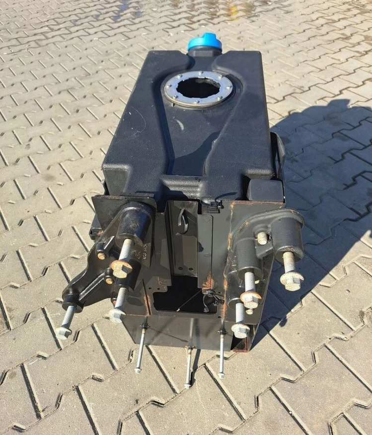 FORD ZBIORNIK ADBLUE FORD F-MAX CARGO - Depósito de AdBlue para Camión: foto 2 FORD ZBIORNIK ADBLUE FORD F-MAX CARGO - Depósito de AdBlue para Camión: foto 2