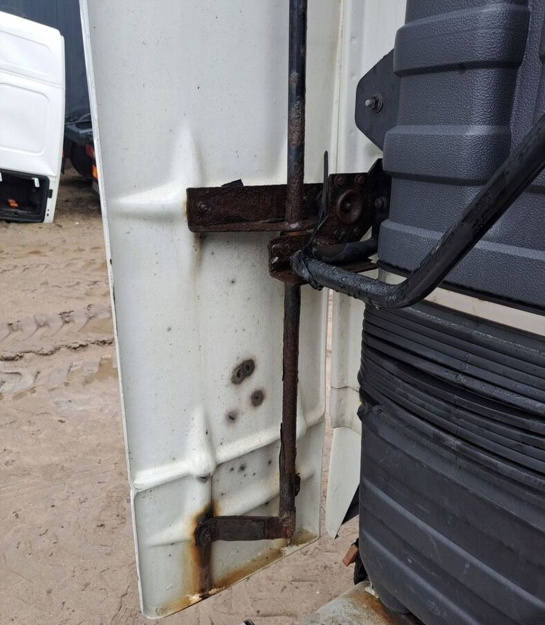 OWIEWKA LEWA SPOILER ZAKABINOWY VOLVO FH 12 13 - Aerodinámica/ Spoiler para Camión: foto 1 OWIEWKA LEWA SPOILER ZAKABINOWY VOLVO FH 12 13 - Aerodinámica/ Spoiler para Camión: foto 1