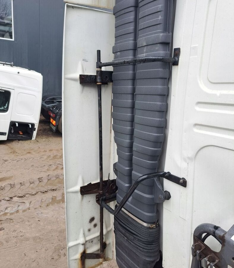 OWIEWKA LEWA SPOILER ZAKABINOWY VOLVO FH 12 13 - Aerodinámica/ Spoiler para Camión: foto 4 OWIEWKA LEWA SPOILER ZAKABINOWY VOLVO FH 12 13 - Aerodinámica/ Spoiler para Camión: foto 4